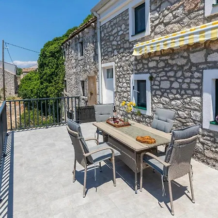 Nice In With Wifi Kremena